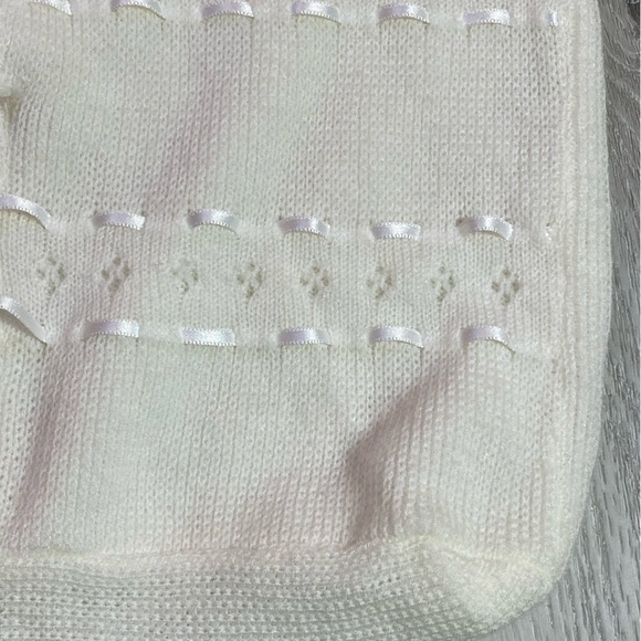 Vintage All Mine Ivory Closed Bottom Baby Gown W/Ribbon Detail, No size tag - Picture 2 of 7